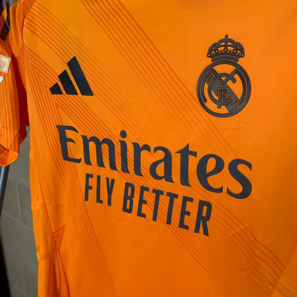 Real Madrid 24/25 Jerseys - Picture 5 of 9